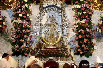 Máxima expectación en la bajada de la Virgen del Pino (Foto Antonio Alí)